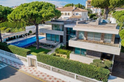 Сasa de 4 dormitorios en venta en Platja D'aro, Gerona, Cataluña, Spain № 1384 - foto 2