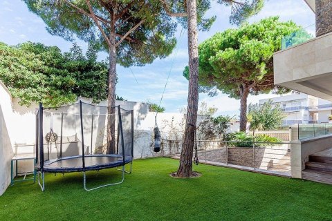 Сasa de 4 dormitorios en venta en Platja D'aro, Gerona, Cataluña, Spain № 1384 - foto 20