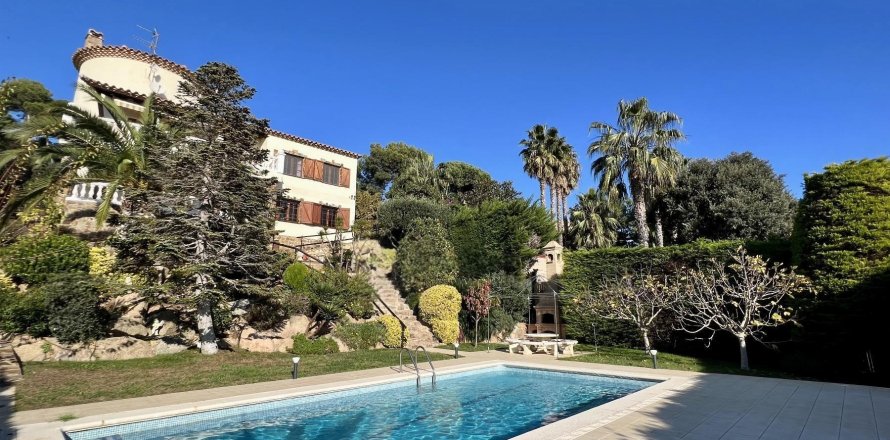 Сasa de 5 dormitorios en venta en Sant Antoni de Calonge, Gerona, Cataluña, Spain № 1383