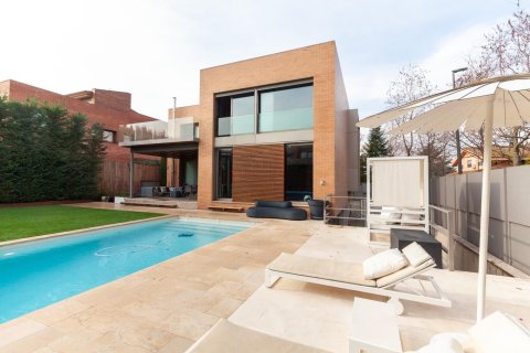 Сasa de 5 dormitorios en venta en Sant Cugat del Vallès, Barcelona, Cataluña, Spain № 1456 - foto 2