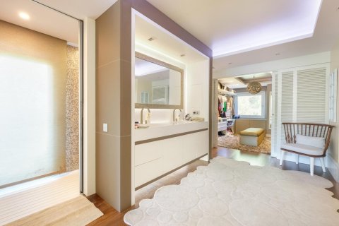 Сasa de 6 dormitorios en venta en Sant Cugat del Vallès, Barcelona, Cataluña, Spain № 1454 - foto 22