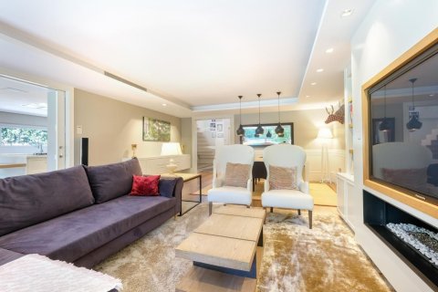 Сasa de 6 dormitorios en venta en Sant Cugat del Vallès, Barcelona, Cataluña, Spain № 1454 - foto 3