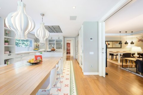 Сasa de 6 dormitorios en venta en Sant Cugat del Vallès, Barcelona, Cataluña, Spain № 1454 - foto 4