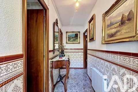 Apartamento de 4 dormitorios en venta en Vilanova i la Geltrú, Barcelona, Cataluña, Spain № 7400 - foto 2