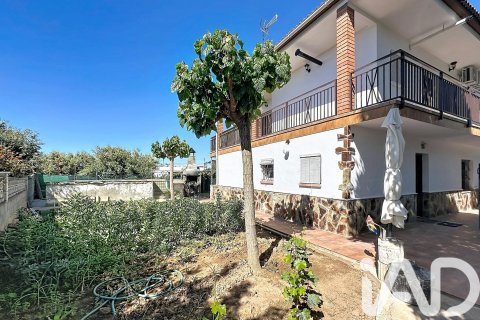 Apartamento de 4 dormitorios en venta en Vilanova i la Geltrú, Barcelona, Cataluña, Spain № 7400 - foto 23