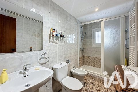 Apartamento de 4 dormitorios en venta en Vilanova i la Geltrú, Barcelona, Cataluña, Spain № 7400 - foto 17
