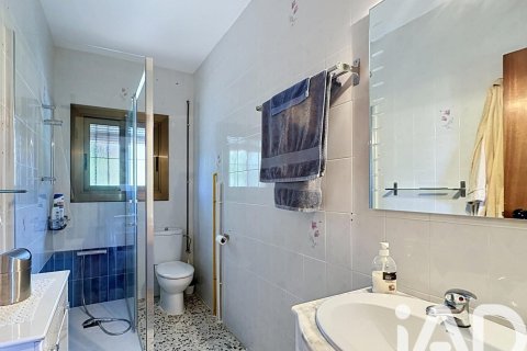 Apartamento de 4 dormitorios en venta en Vilanova i la Geltrú, Barcelona, Cataluña, Spain № 7400 - foto 6