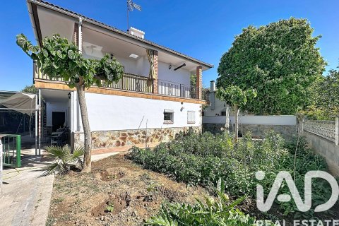 Apartamento de 4 dormitorios en venta en Vilanova i la Geltrú, Barcelona, Cataluña, Spain № 7400 - foto 27
