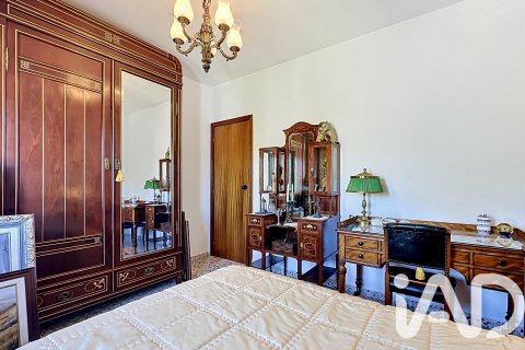 Apartamento de 4 dormitorios en venta en Vilanova i la Geltrú, Barcelona, Cataluña, Spain № 7400 - foto 15