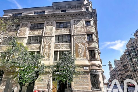 2 bedrooms apartment for sale in Barcelona, Catalonia, Spain № 7402 - photo 30