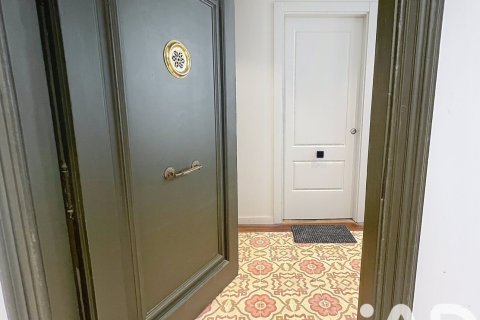 2 bedrooms apartment for sale in Barcelona, Catalonia, Spain № 7402 - photo 4