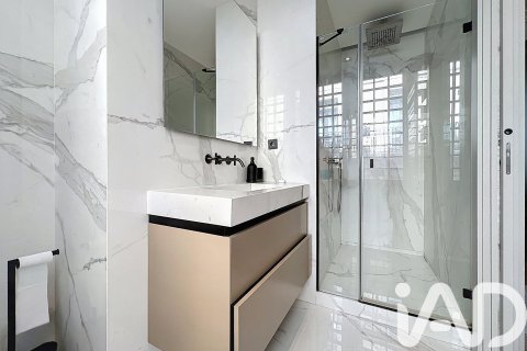 2 bedrooms apartment for sale in Barcelona, Catalonia, Spain № 7402 - photo 9