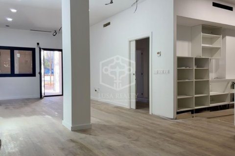 Apartamento de 3 dormitorios en venta en Girona, Gerona, Cataluña, Spain № 3101 - foto 6