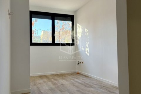 Apartamento de 3 dormitorios en venta en Girona, Gerona, Cataluña, Spain № 3101 - foto 8
