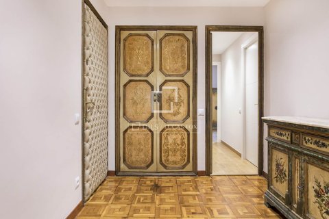 4 bedrooms apartment for sale in Barcelona, Catalonia, Spain № 7135 - photo 9