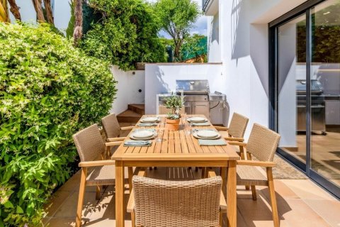 4 bedrooms villa for sale in Sitges, Barcelona, Catalonia, Spain № 7133 - photo 11