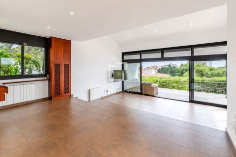 4 bedrooms villa for sale in Sitges, Barcelona, Catalonia, Spain № 7133 - photo 22