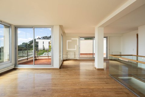 6 bedrooms villa for sale in Barcelona, Catalonia, Spain № 7132 - photo 27
