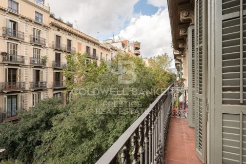 Apartamento de 3 dormitorios en venta en Barcelona, Cataluña, Spain № 5433 - foto 6