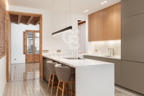 Apartamento de 3 dormitorios en venta en Barcelona, Cataluña, Spain № 5433 - foto 12