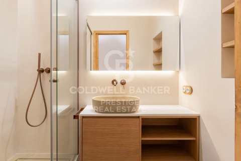 Apartamento de 3 dormitorios en venta en Barcelona, Cataluña, Spain № 5433 - foto 26