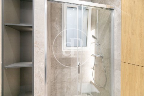 Apartamento de 3 dormitorios en venta en Eixample, Barcelona, Cataluña, Spain № 2441 - foto 20
