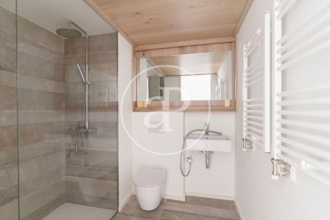 Apartamento de 2 dormitorios en venta en Ciudad Vieja, Barcelona, Cataluña, Spain № 2440 - foto 9