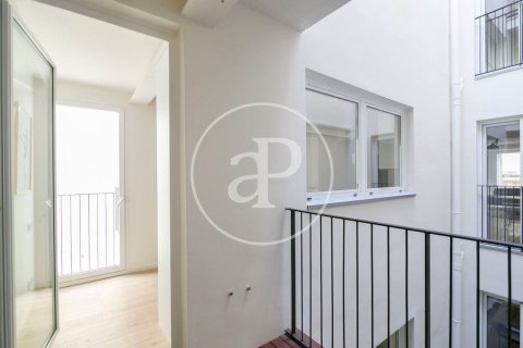 Apartamento de 2 dormitorios en venta en Ciudad Vieja, Barcelona, Cataluña, Spain № 2440 - foto 16