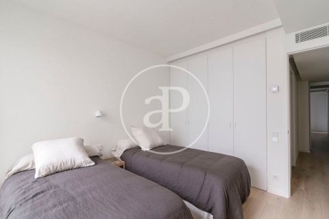 Apartamento de 2 dormitorios en venta en Ciudad Vieja, Barcelona, Cataluña, Spain № 2440 - foto 10