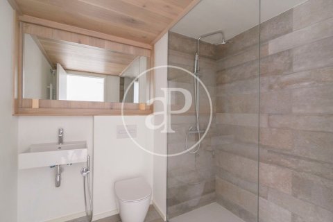 Apartamento de 2 dormitorios en venta en Ciudad Vieja, Barcelona, Cataluña, Spain № 2440 - foto 13
