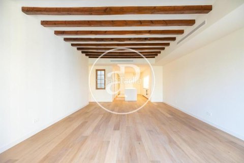 Ático de 2 dormitorios en venta en Eixample, Barcelona, Cataluña, Spain № 2436 - foto 2