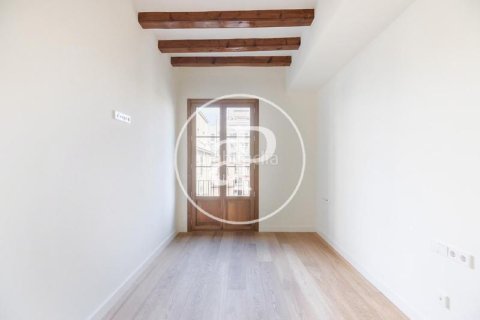 Ático de 2 dormitorios en venta en Eixample, Barcelona, Cataluña, Spain № 2436 - foto 15
