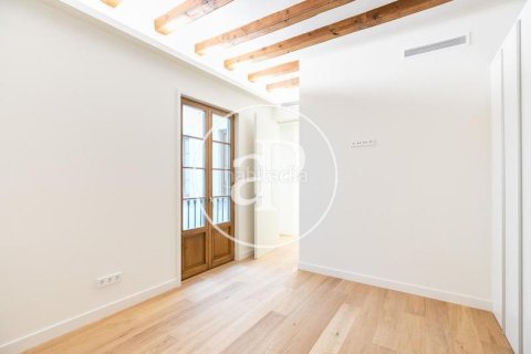 Ático de 2 dormitorios en venta en Eixample, Barcelona, Cataluña, Spain № 2436 - foto 11