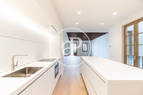 Ático de 2 dormitorios en venta en Eixample, Barcelona, Cataluña, Spain № 2436 - foto 6
