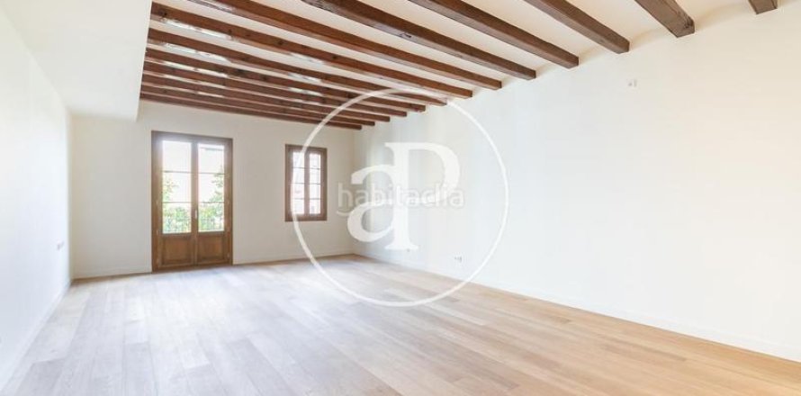 Ático de 2 dormitorios en venta en Eixample, Barcelona, Cataluña, Spain № 2436