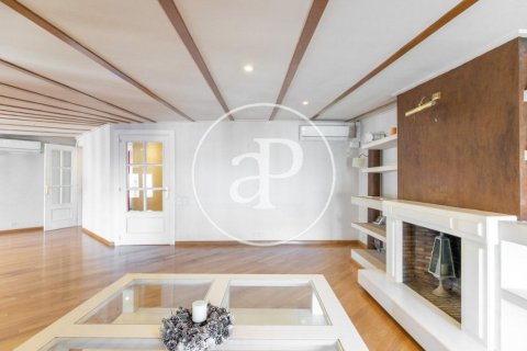 Apartamento de 5 dormitorios en venta en Eixample, Barcelona, Cataluña, Spain № 2442