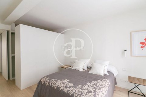 Apartamento de 2 dormitorios en venta en Ciudad Vieja, Barcelona, Cataluña, Spain № 2439 - foto 9