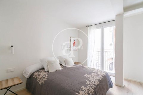 Apartamento de 2 dormitorios en venta en Ciudad Vieja, Barcelona, Cataluña, Spain № 2439 - foto 8
