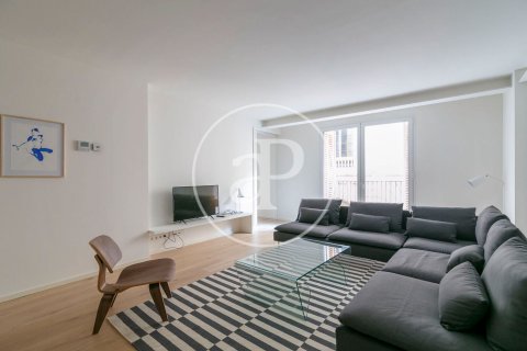 2 bedrooms apartment for sale in Ciutat Vella, Barcelona, Catalonia, Spain № 2438 - photo 3