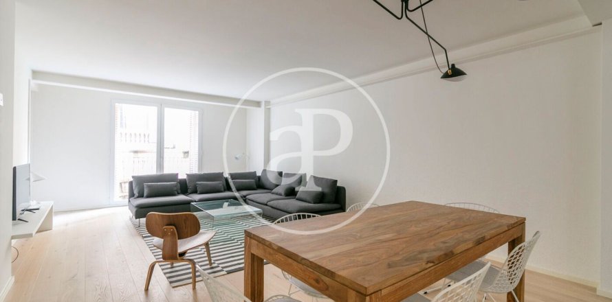 2 bedrooms apartment for sale in Ciutat Vella, Barcelona, Catalonia, Spain № 2438