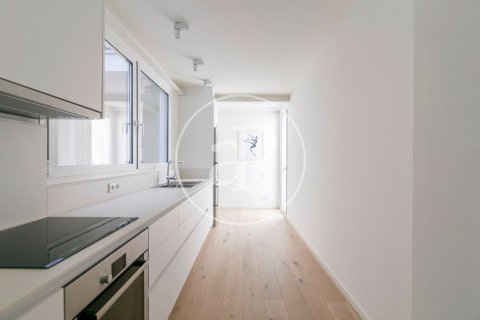 2 bedrooms apartment for sale in Ciutat Vella, Barcelona, Catalonia, Spain № 2438 - photo 6