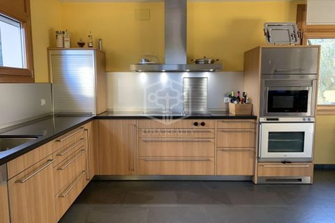Villa de 6 dormitorios en venta en Castelldefels, Barcelona, Cataluña, Spain № 926 - foto 17