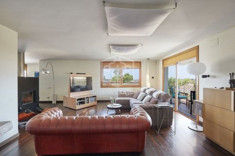 Villa de 6 dormitorios en venta en Castelldefels, Barcelona, Cataluña, Spain № 926 - foto 10