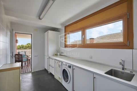 Villa de 6 dormitorios en venta en Castelldefels, Barcelona, Cataluña, Spain № 926 - foto 20