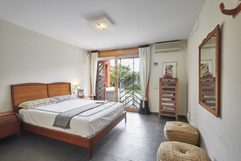 Villa de 6 dormitorios en venta en Castelldefels, Barcelona, Cataluña, Spain № 926 - foto 21