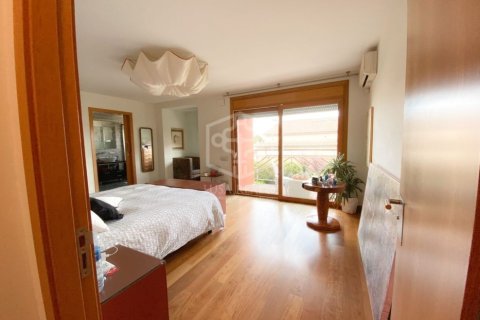 Villa de 6 dormitorios en venta en Castelldefels, Barcelona, Cataluña, Spain № 926 - foto 22