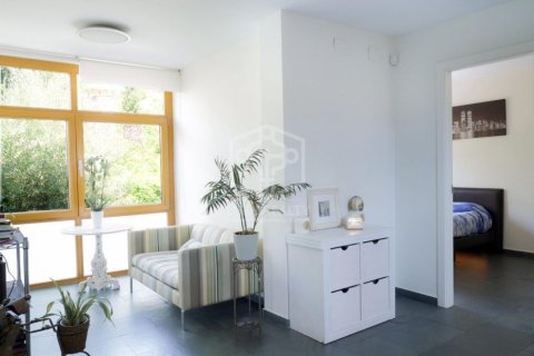 Villa de 6 dormitorios en venta en Castelldefels, Barcelona, Cataluña, Spain № 926 - foto 25