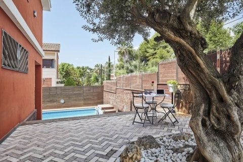Villa de 6 dormitorios en venta en Castelldefels, Barcelona, Cataluña, Spain № 926 - foto 5