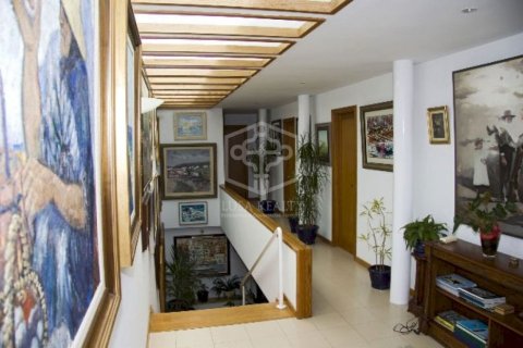 Villa de 6 dormitorios en venta en Cabrils, Barcelona, Cataluña, Spain № 924 - foto 11