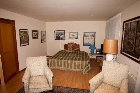 Villa de 6 dormitorios en venta en Cabrils, Barcelona, Cataluña, Spain № 924 - foto 12